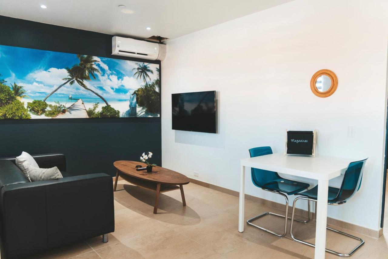 Gray Door Apartments - Adults Only Palm Beach Exteriör bild