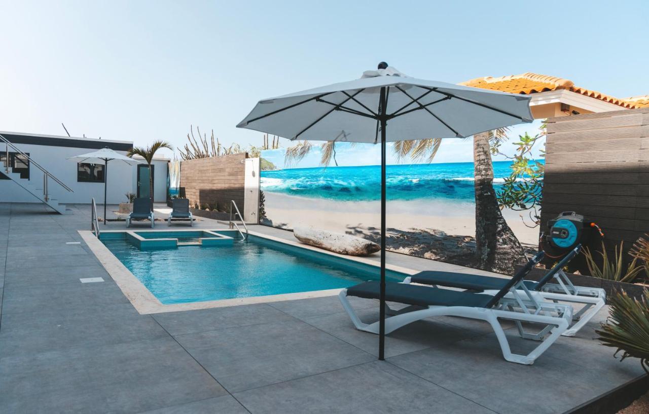 Gray Door Apartments - Adults Only Palm Beach Exteriör bild