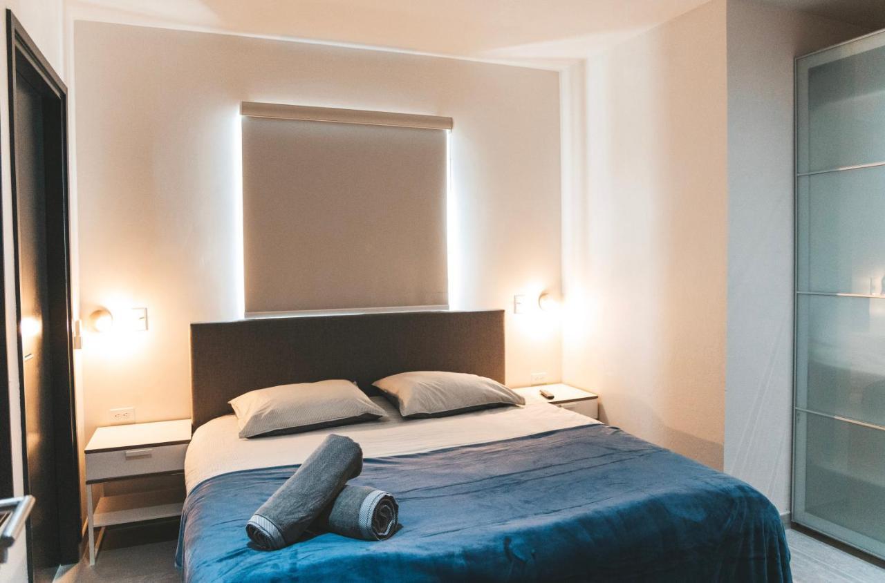 Gray Door Apartments - Adults Only Palm Beach Exteriör bild
