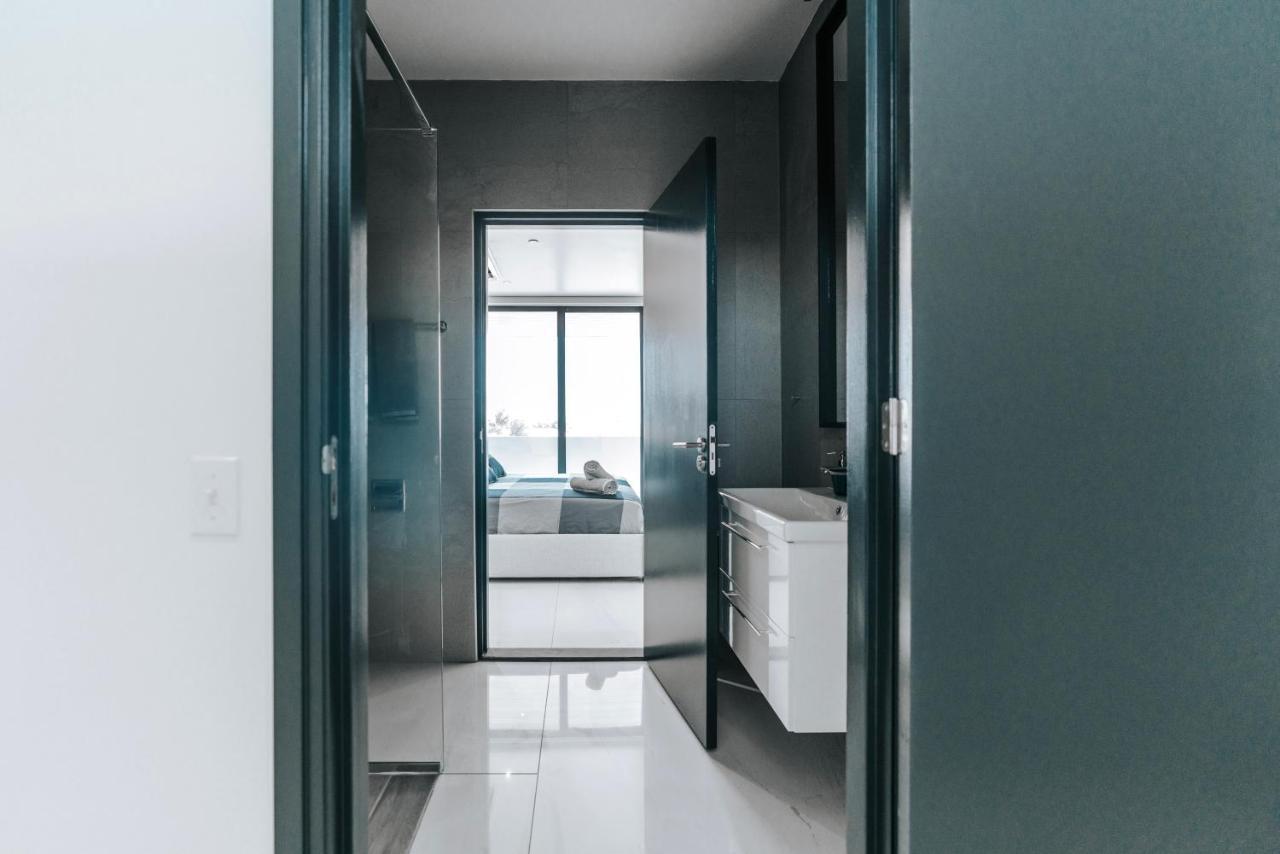 Gray Door Apartments - Adults Only Palm Beach Exteriör bild